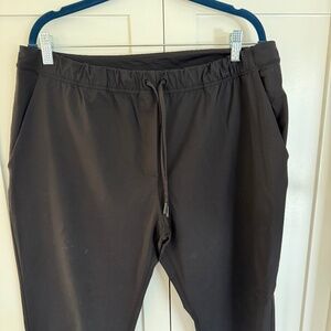 WOMENS LULULEMON BLACK KNIT PANTS WITH POCKETS SIZE LARGE